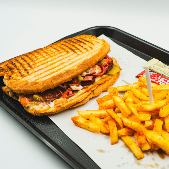 Ayvalık Tost Menü