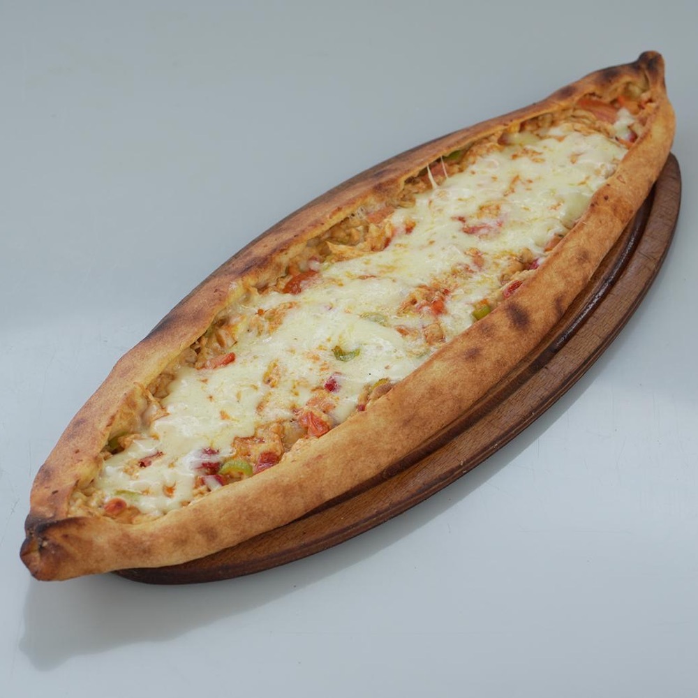 Tavuklu Kaşarlı Pide