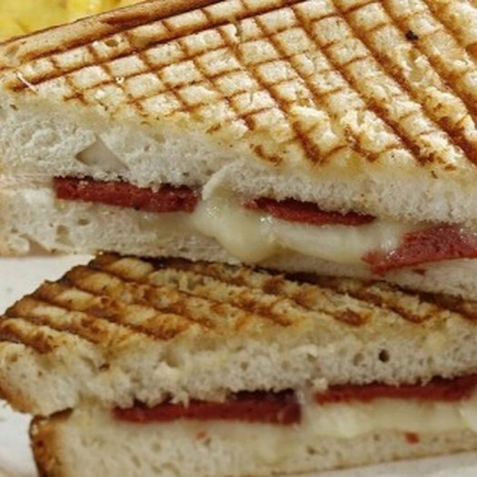 Sucuklu Tost