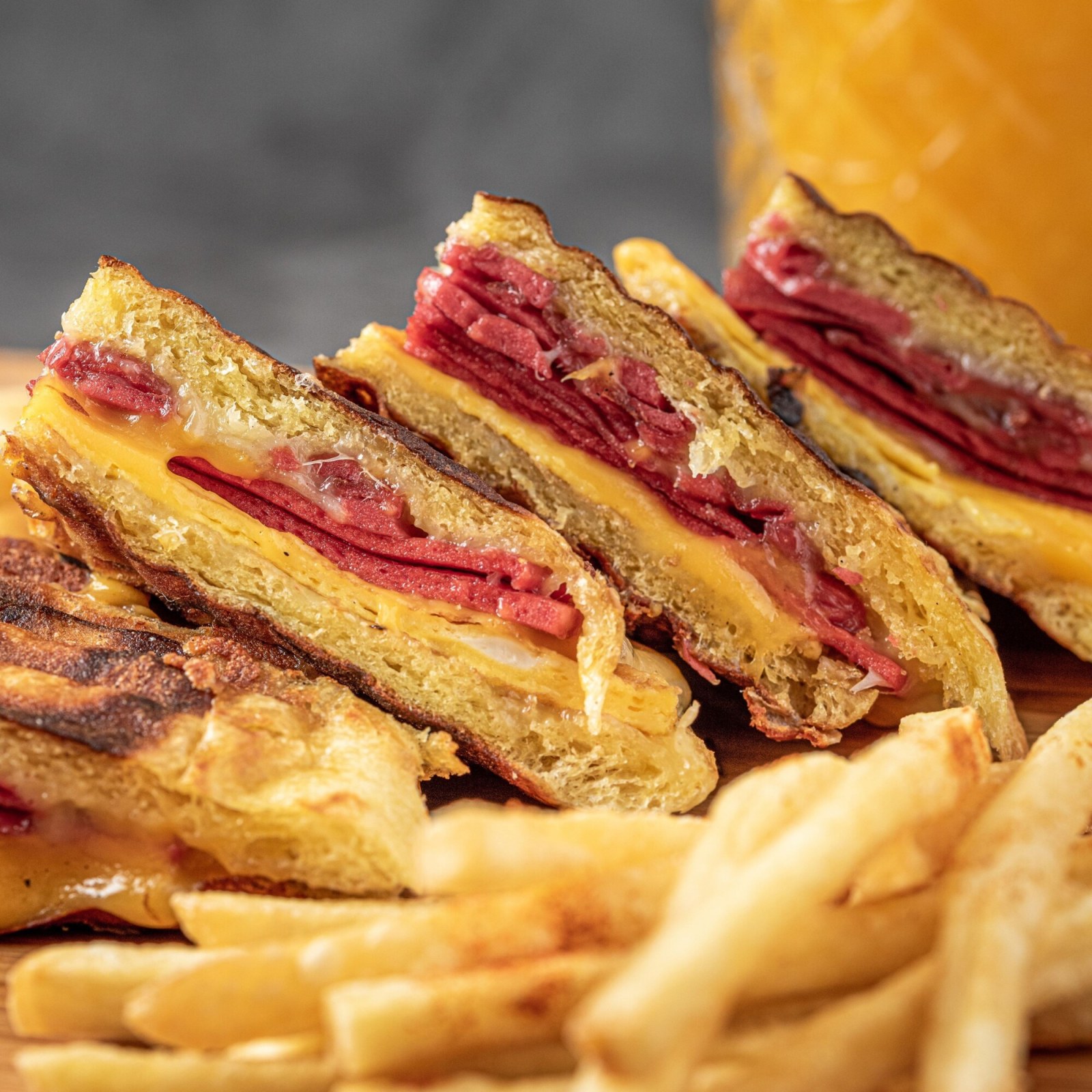 Sucuklu Salamlı Tost