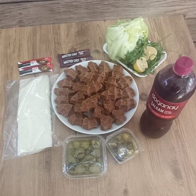 Çiğ Köfte (500 gr) & 1 Lt Doğanay Şalgam Acılı Menü 9