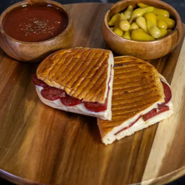 Acıka Soslu Tost