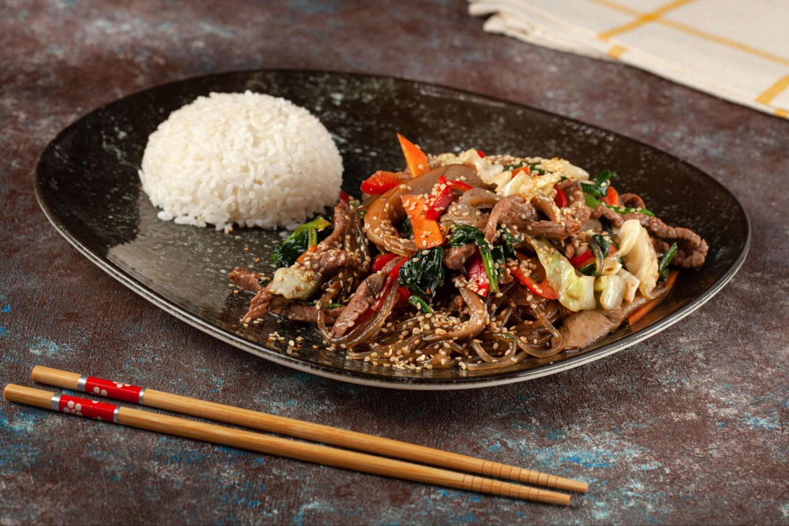 Erişte Kavurması (Japchae)