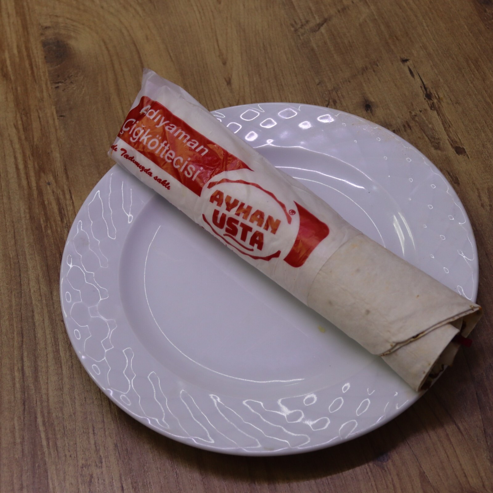 2 Adet Mega çiğ köfte dürüm (150gr)+ 2 Adet ayran(285 ml)