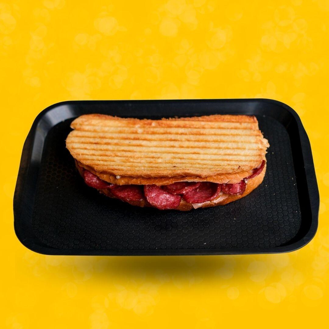 Sucuk Kaşar Tost