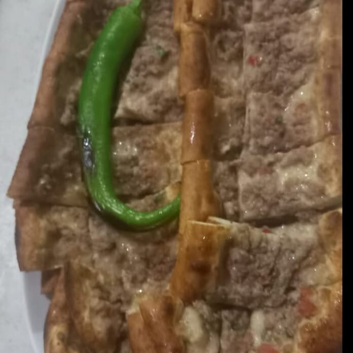 Kıymalı Pide ( 1 Porsiyon )