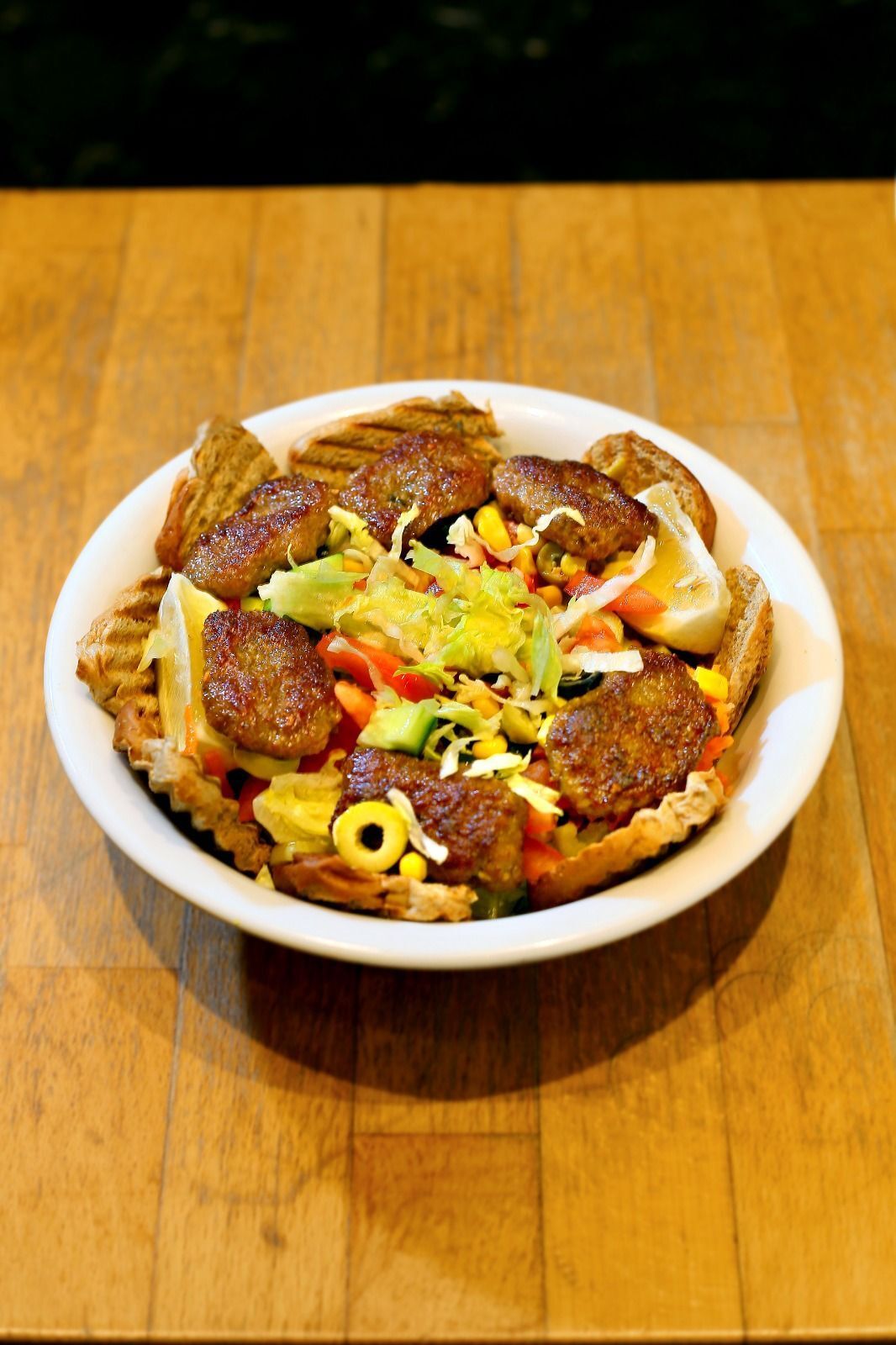 Köfteli Salata
