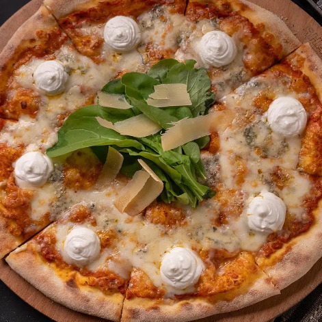 Dört Peynirli Pizza