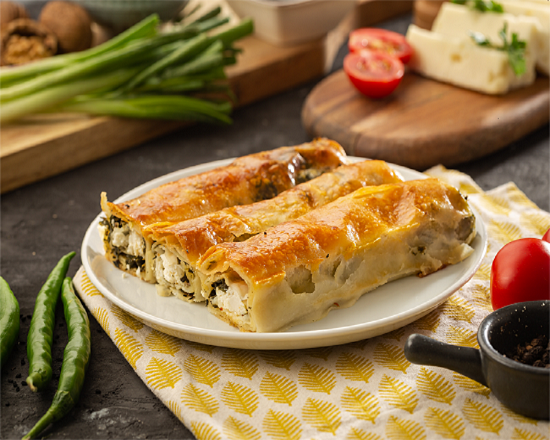 Ispanaklı Peynirli Ev Böreği (1 kg.)