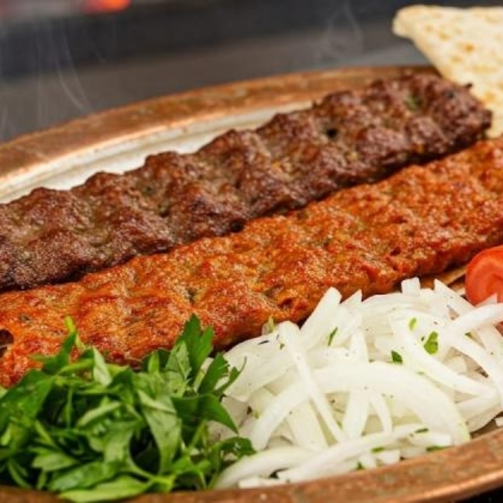 Adana ve Urfa sıralı kebap uzman kasap usulü (min 400 Gr)