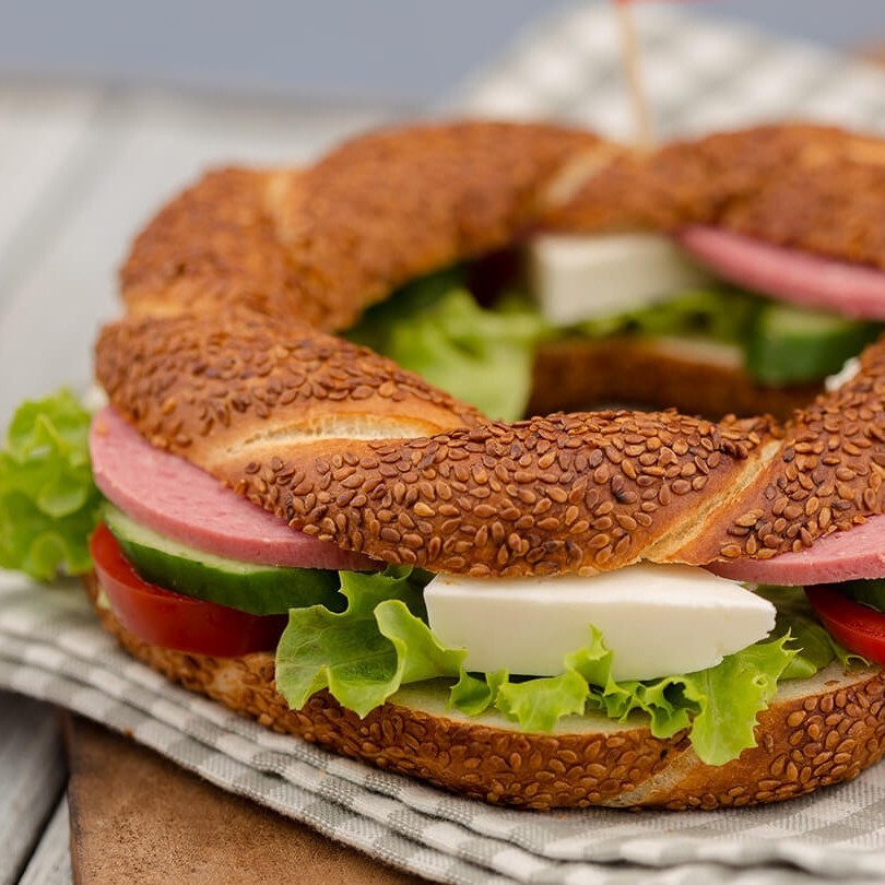 Simit Arası Beyaz Peynirli Salamlı