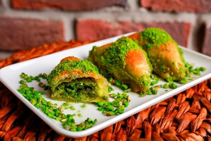 Fıstıklı Şöbiyet (1 kg.)