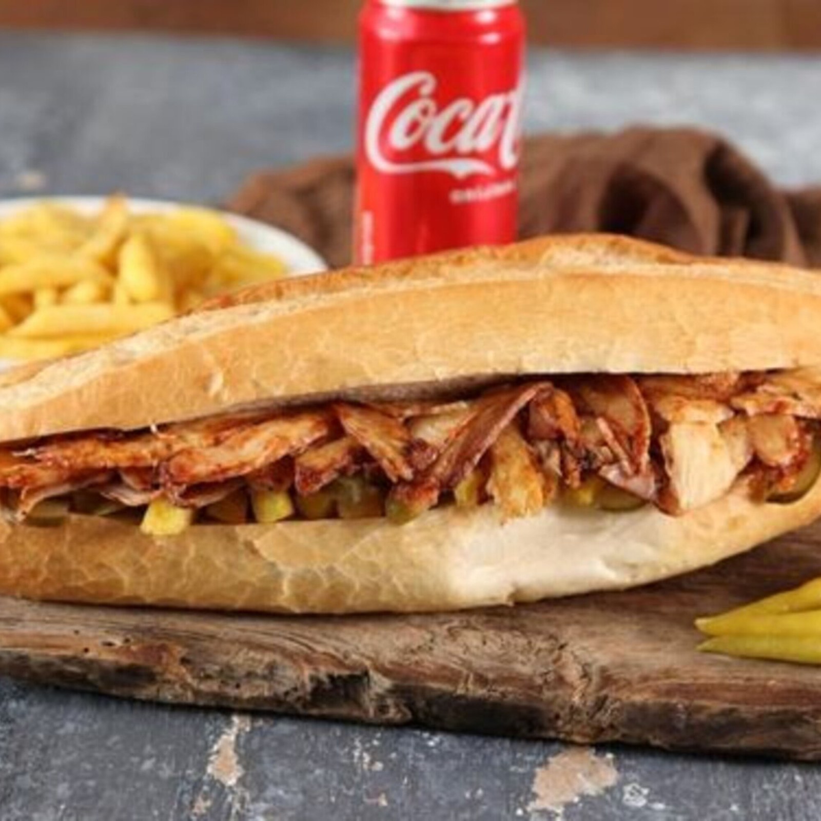 Tavuk Ekmek + Patates Kızartması + Kutu Kola 330 Ml + Sütaş Tatlım