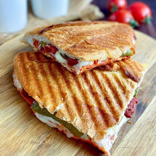 Yarım Ekmek Karışık Tost