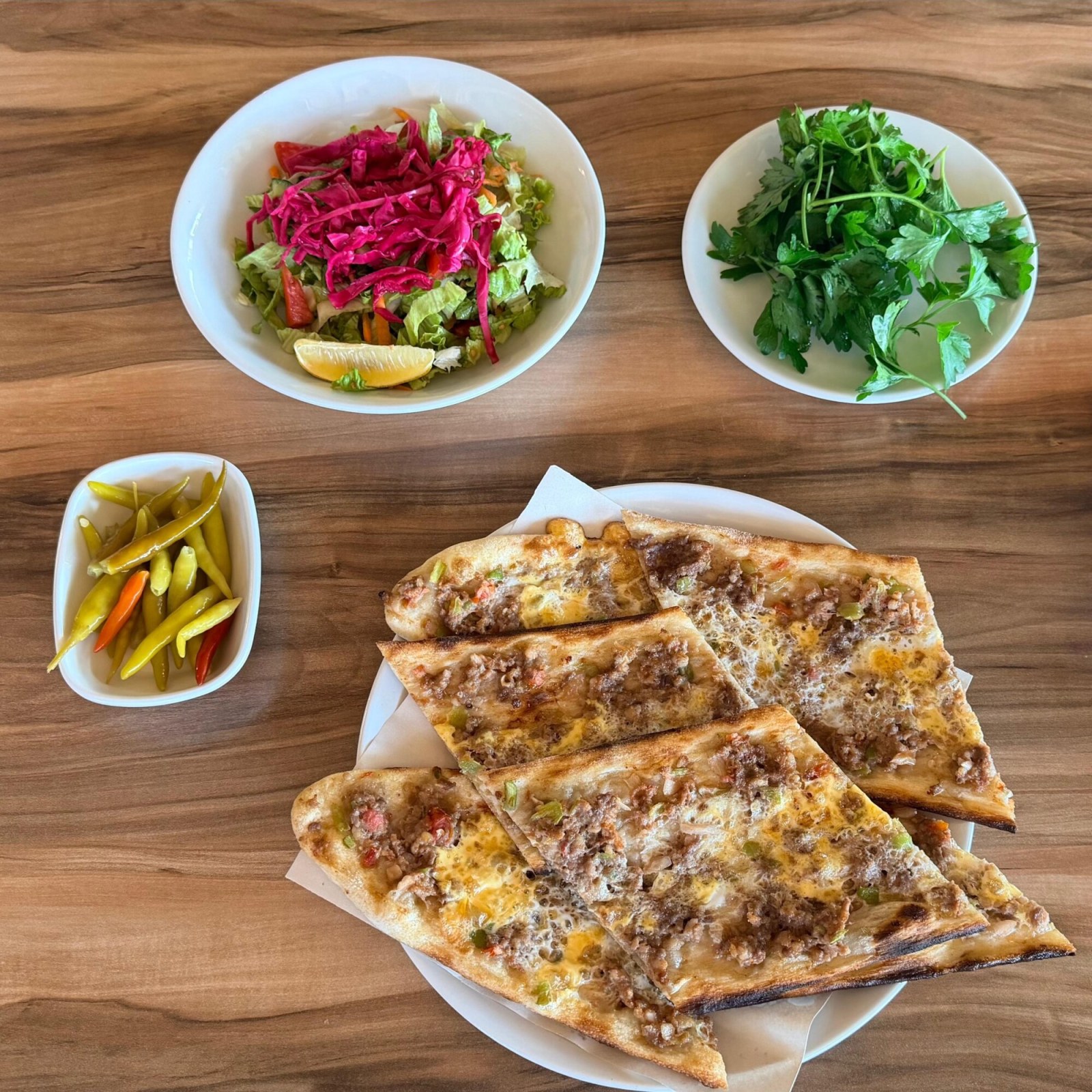 Kıymalı Yumurtalı Pide