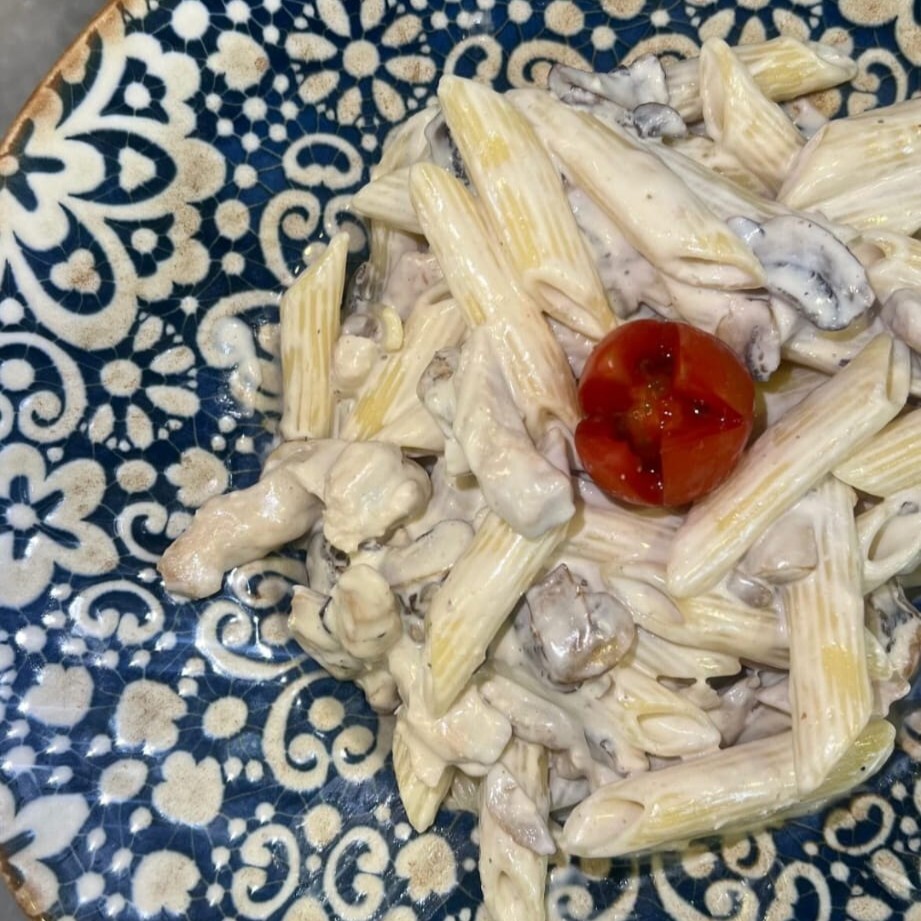 Penne Tavuklu Mantarlı+Coca Cola