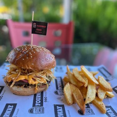 Farmhouse Burger+Coca Cola Menü