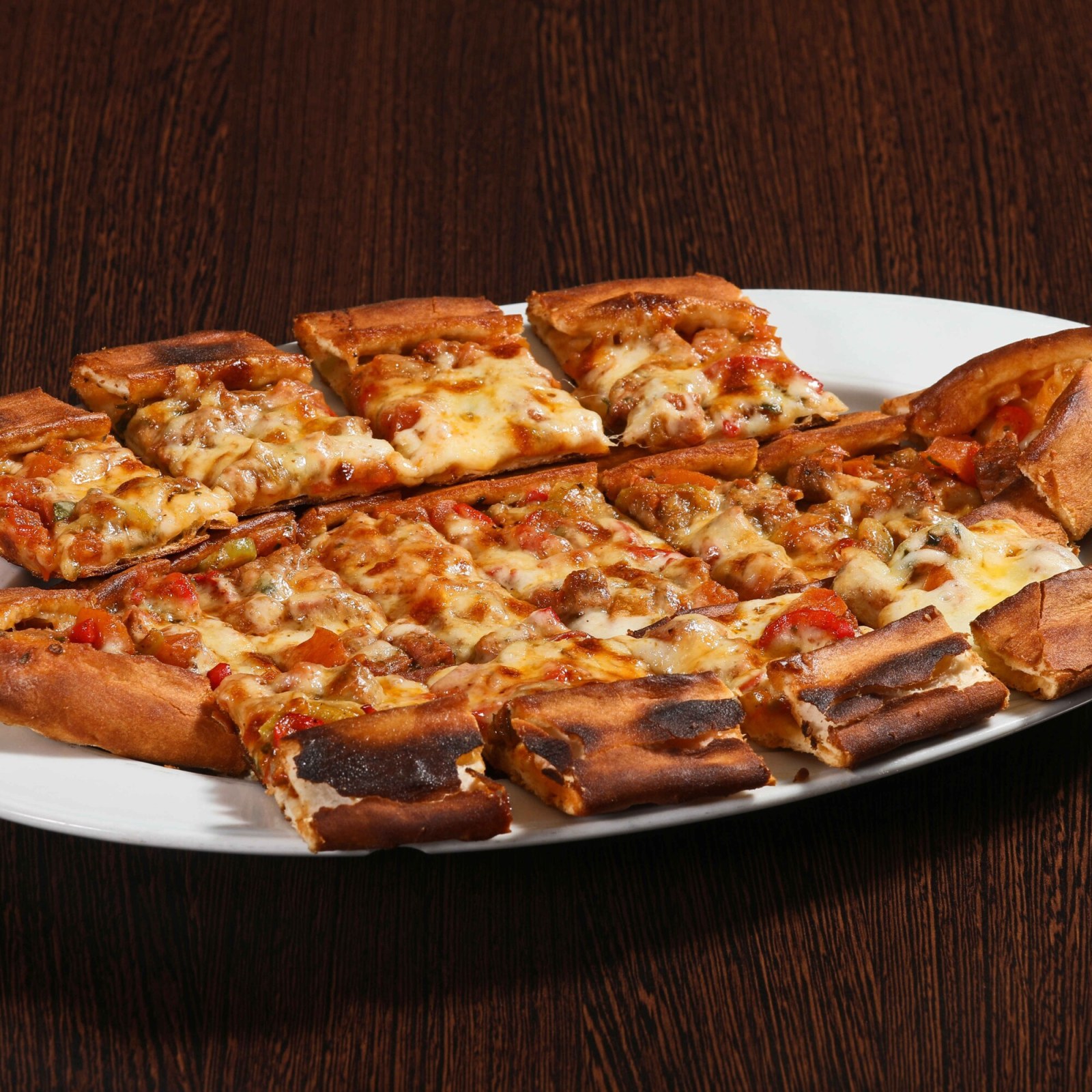 Kuşbaşılı Kaşarlı Pide