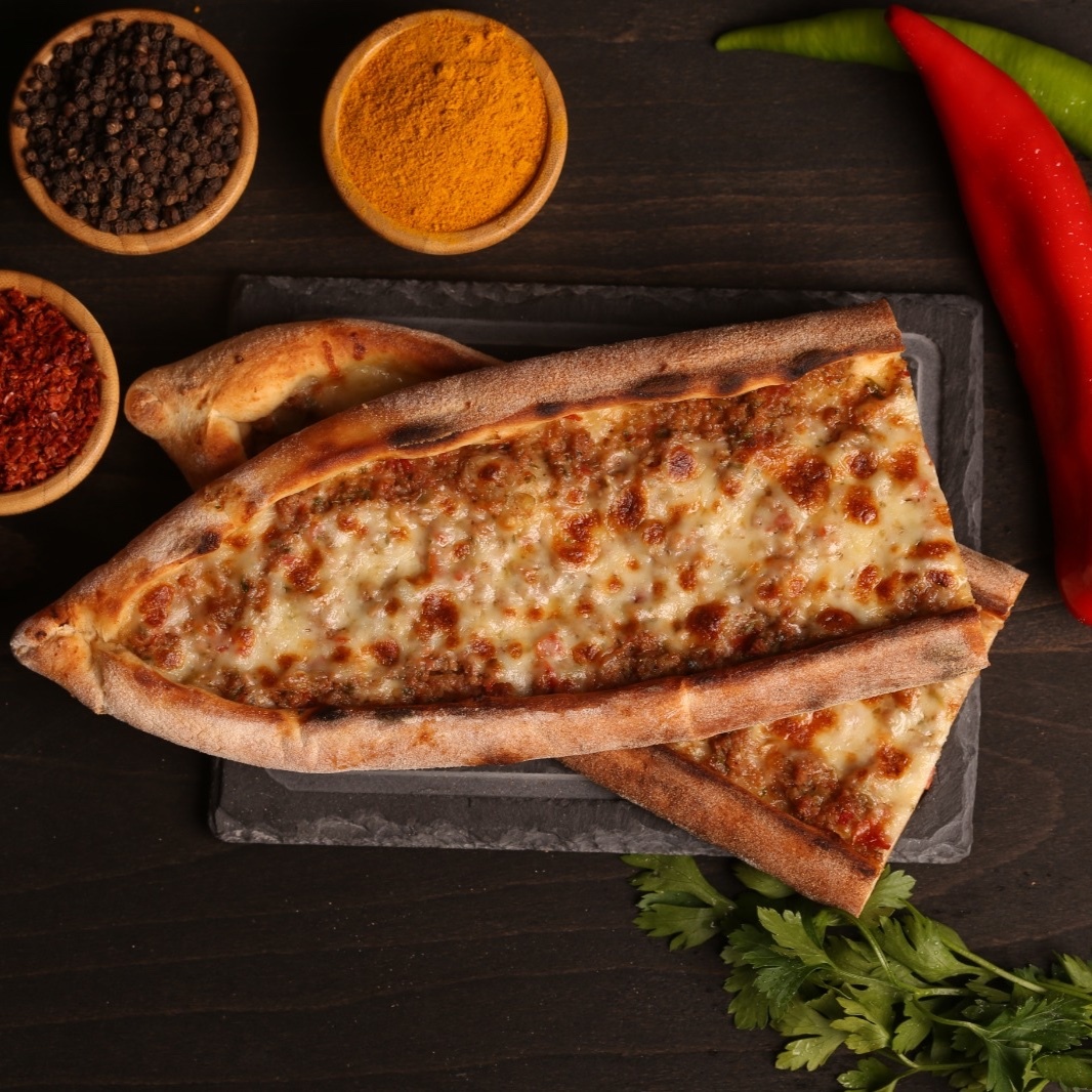 Kıymalı Kaşarlı Pide (65 cm.)