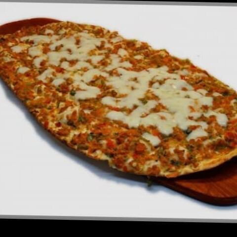 Kaşarlı Lahmacun