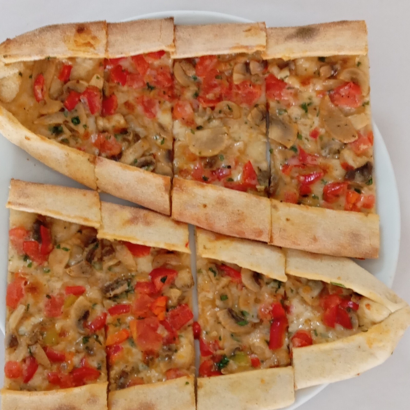 Sebzeli Kaşarlı Pide