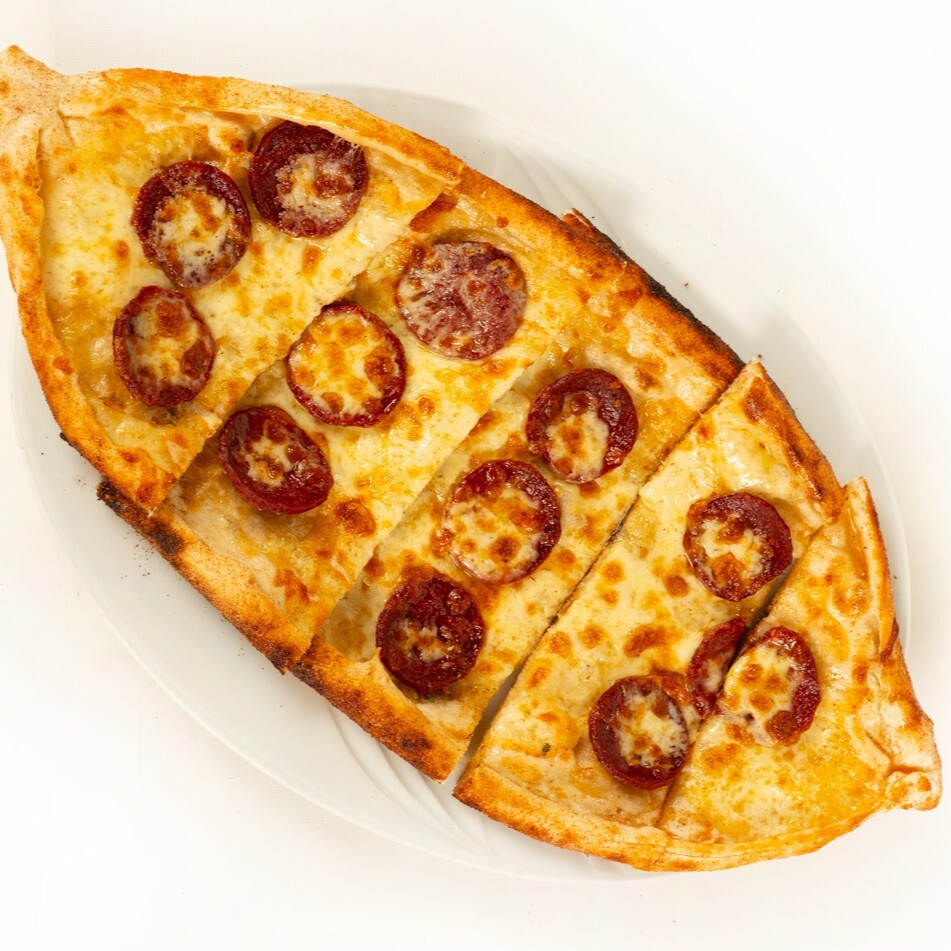 Kaşarlı Sucuklu Pide