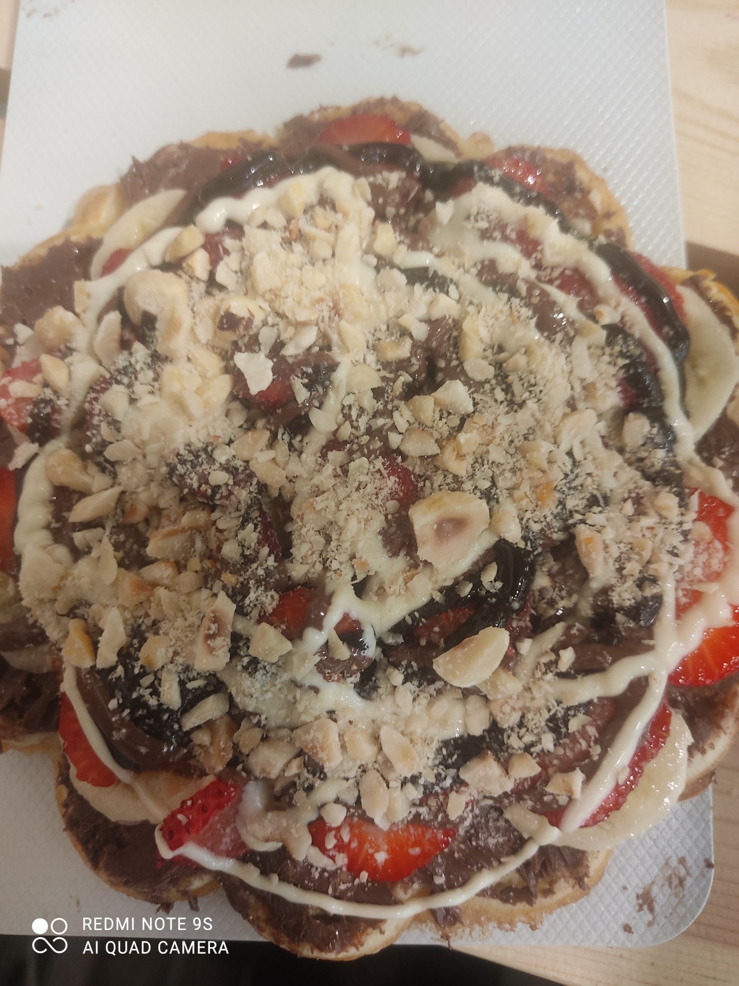 Waffle (Bol çikolata soslu)