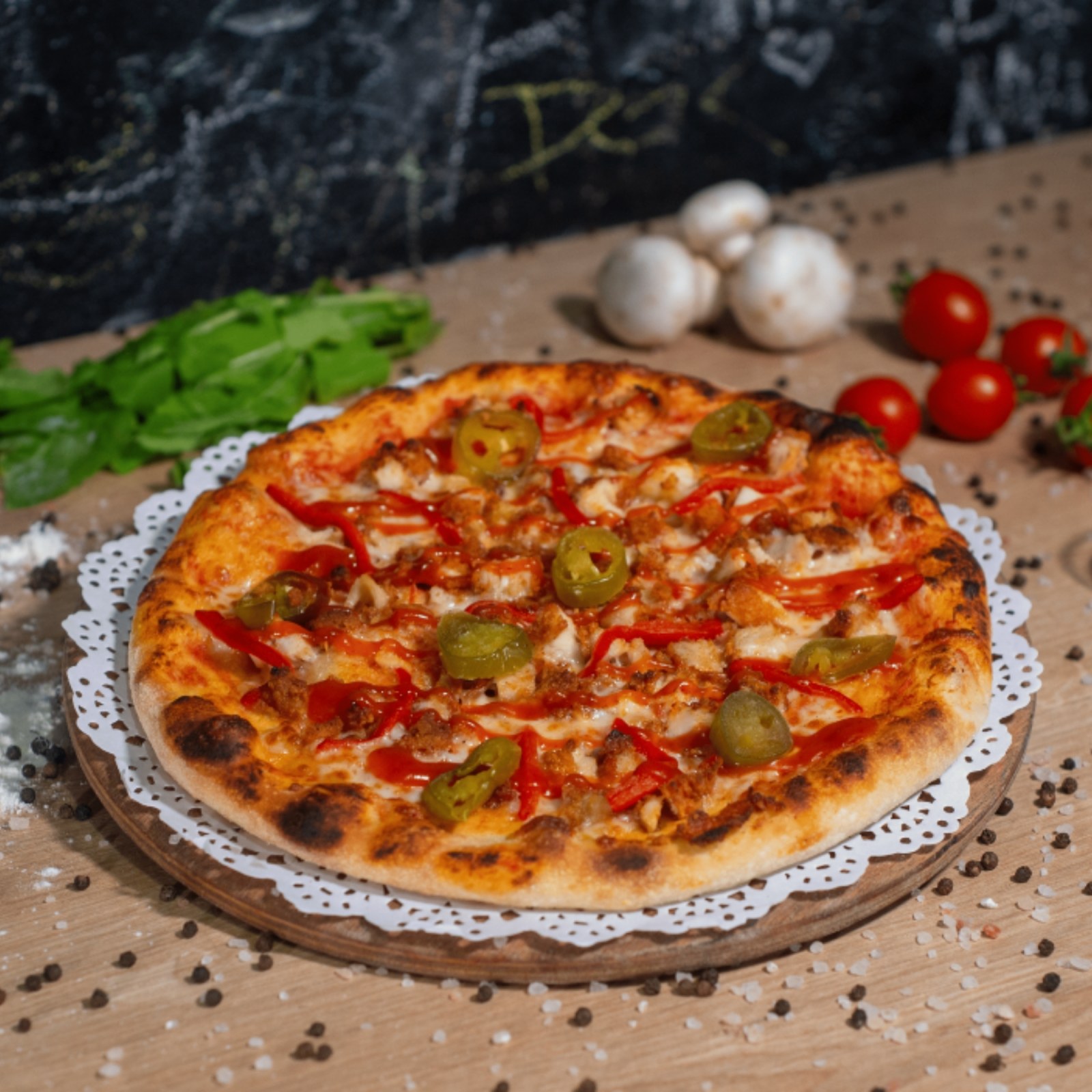 Acılı Tavuklu Pizza (Büyük)