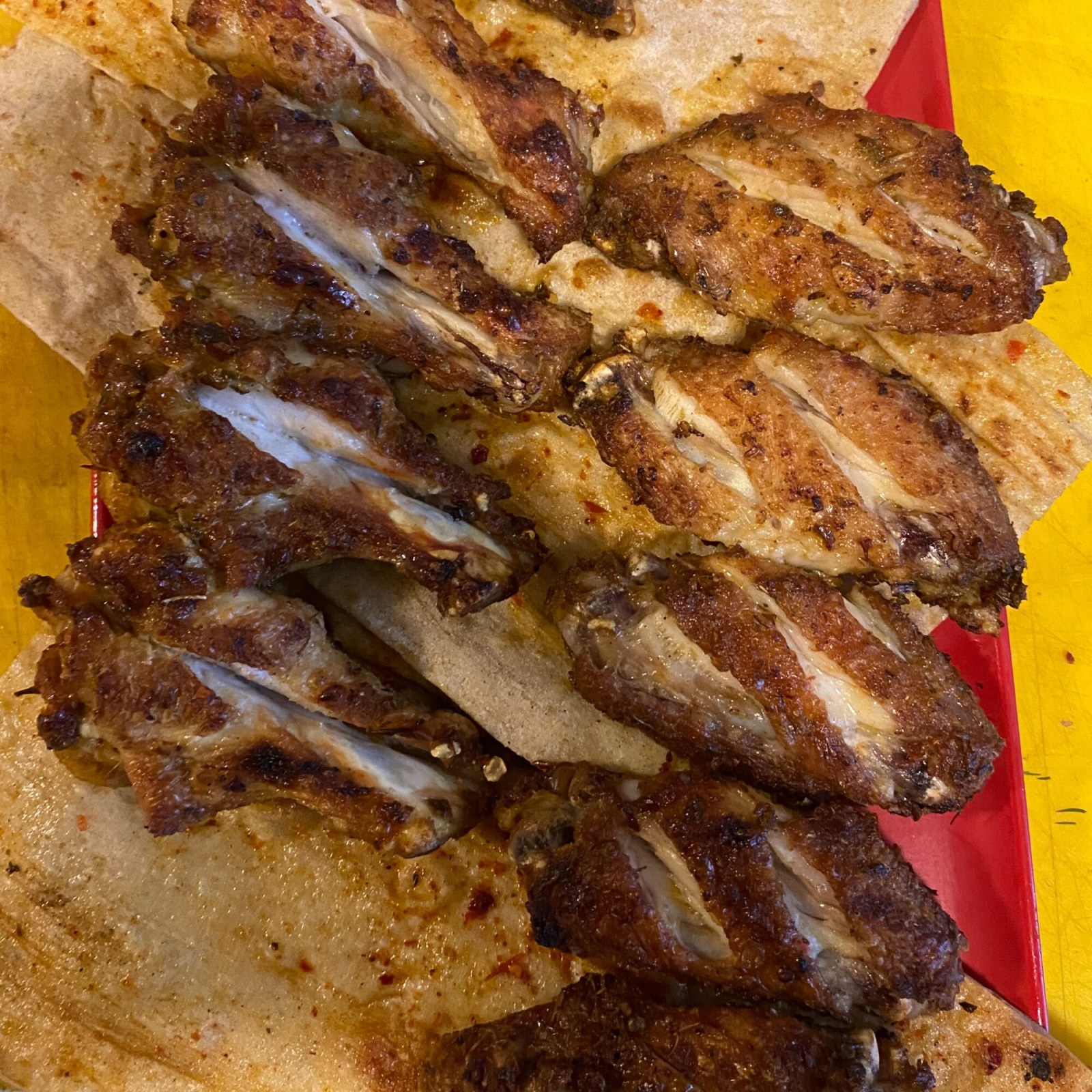 ÖZEL SOSLU TAVUK KANAT (500 gr.) 1 LAVAŞ (125gr)+SALATA
