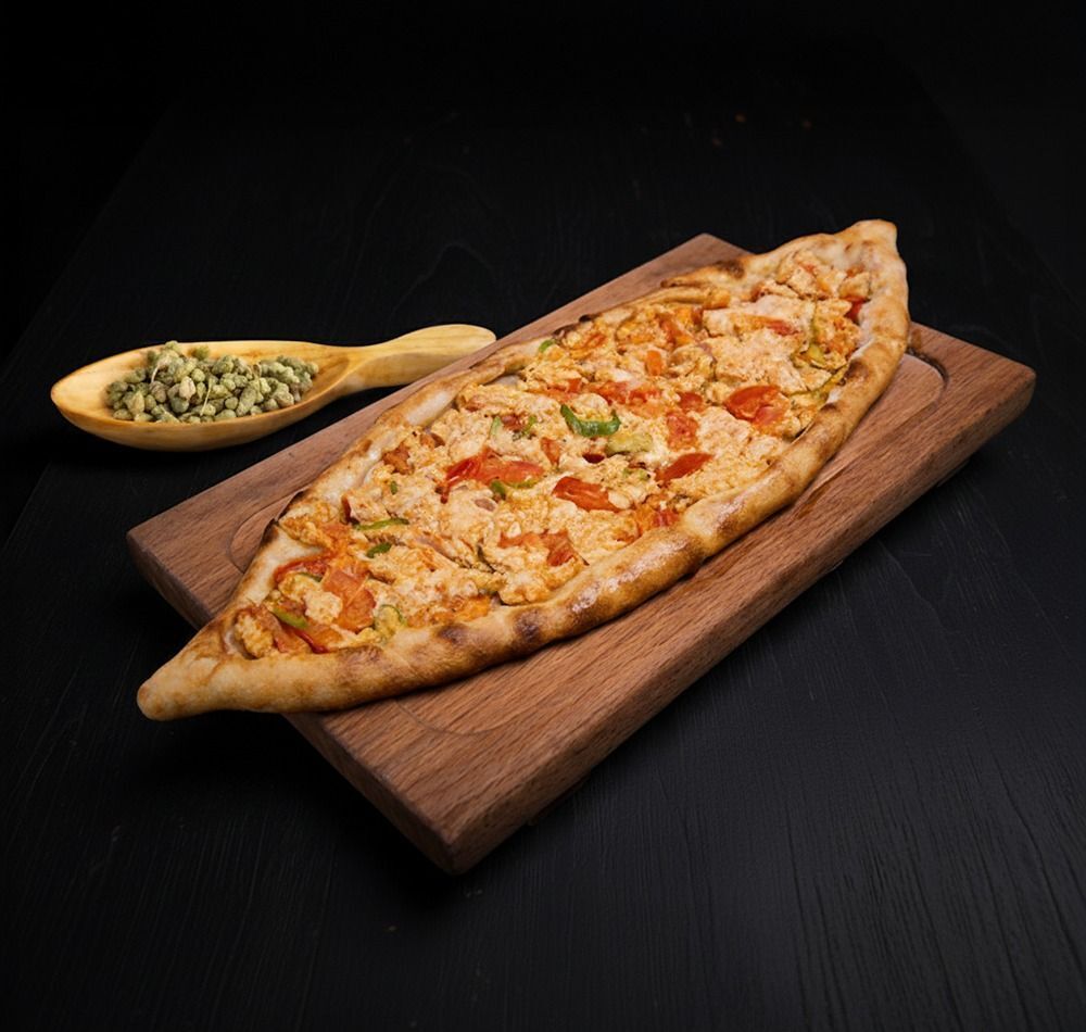 Tavuklu Kaşarlı Pide