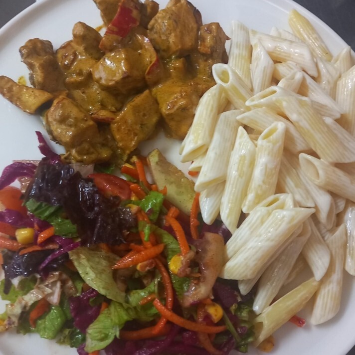 Mix Körili Makarnalı Tavuk Yanında çorba ikramımızdır