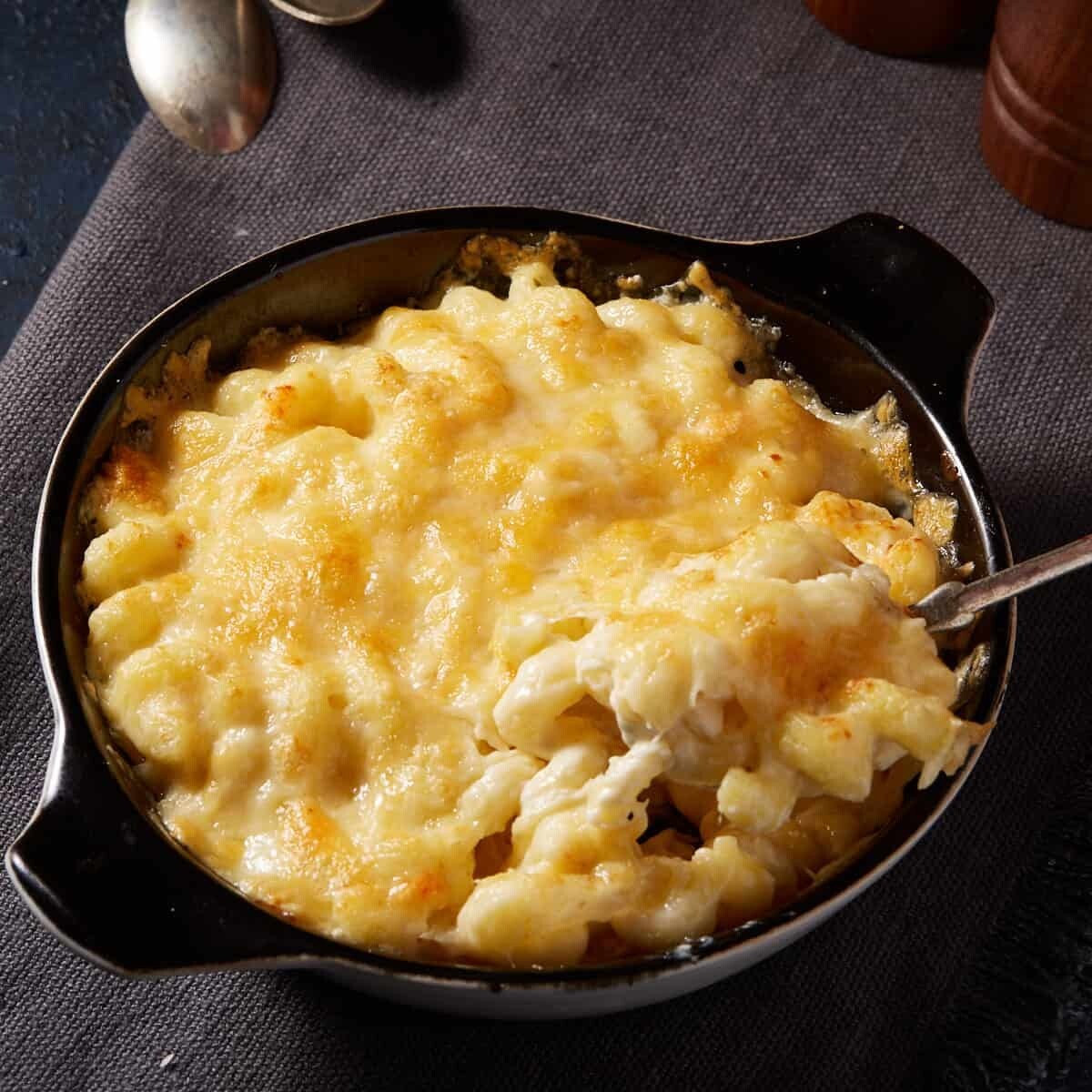 Cafe de Paris Soslu Tavuklu Mac and Cheese