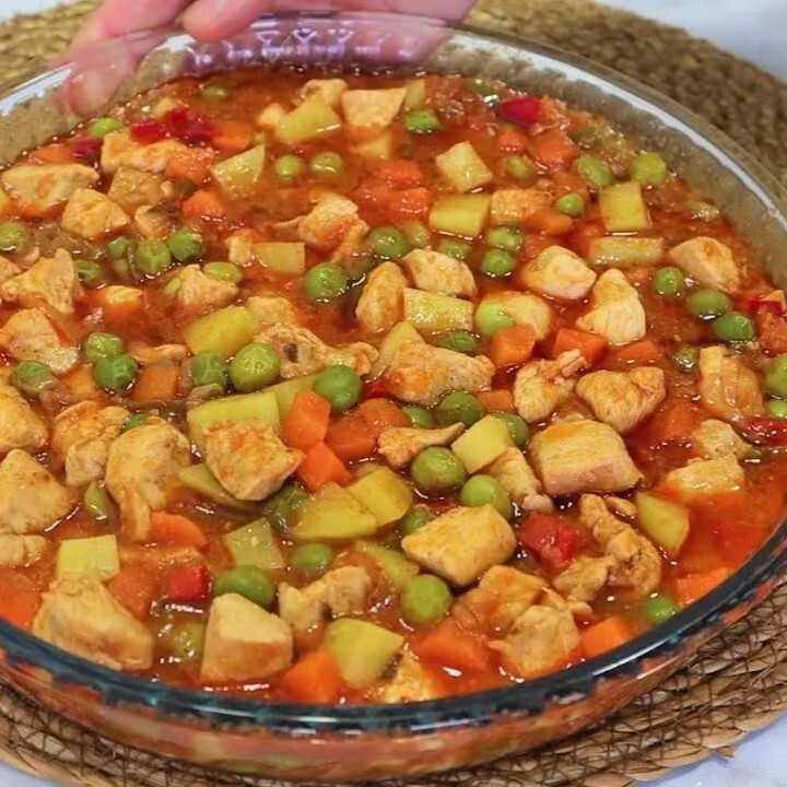 Bezelyeli Tavuk