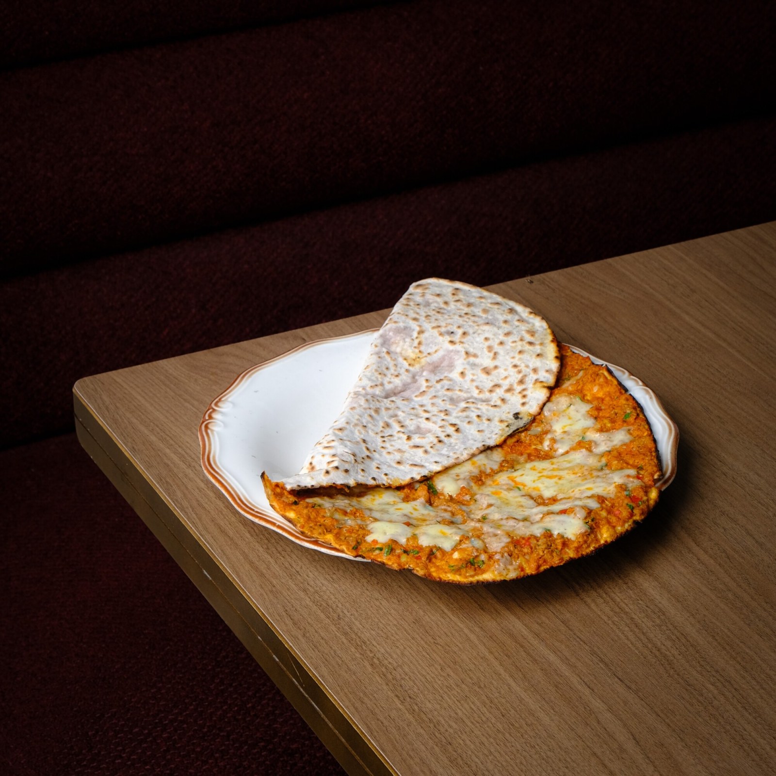 Kaşarlı Lahmacun