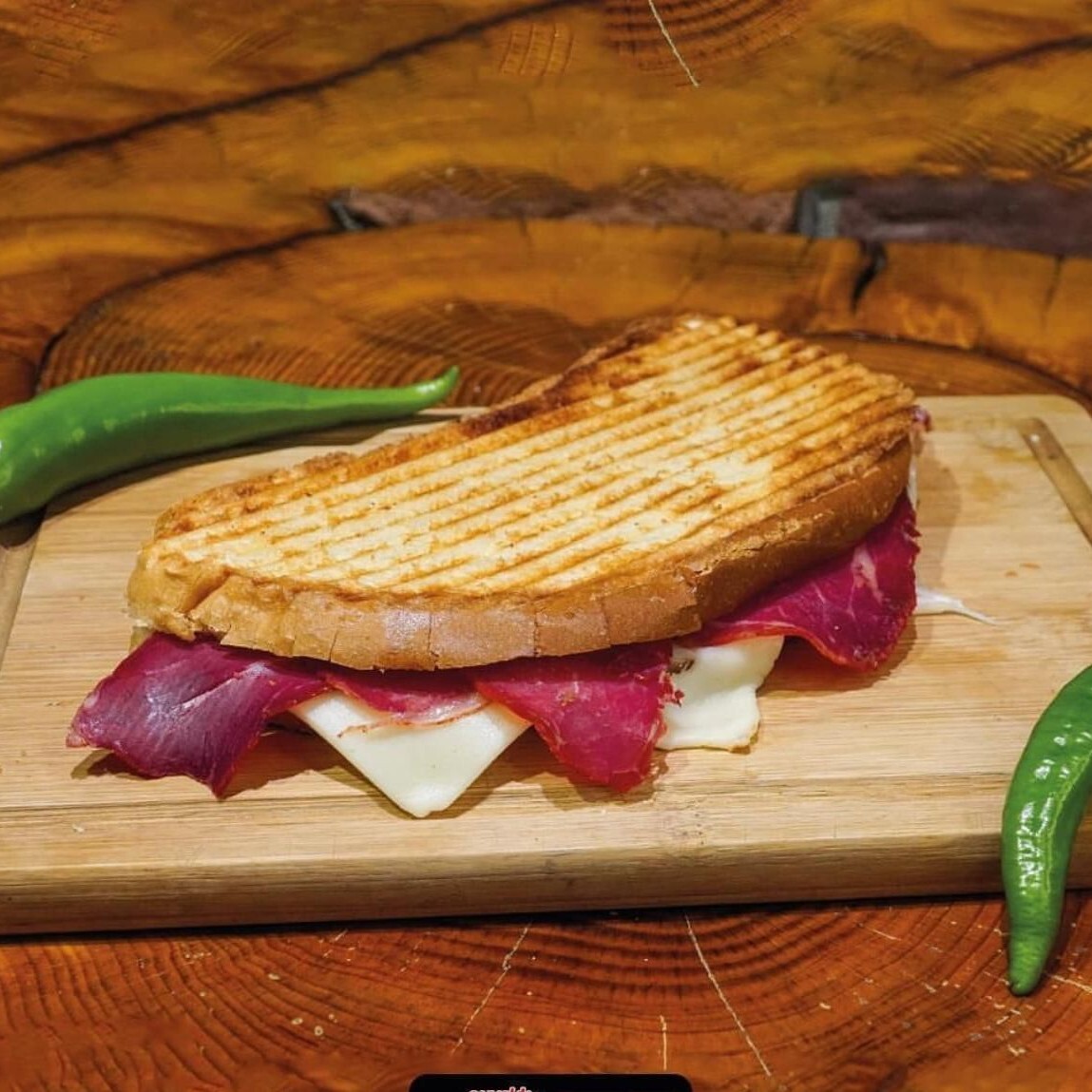 Pastırma Kaşarlı Tost