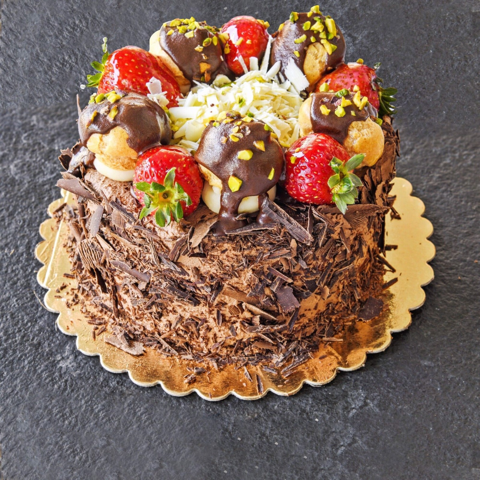Profiterollü Pasta (4 - 6 Kişilik)