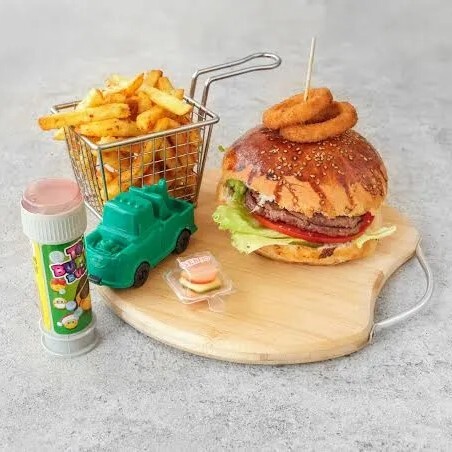 Çocuk Burger ( oyuncak hediyeli )