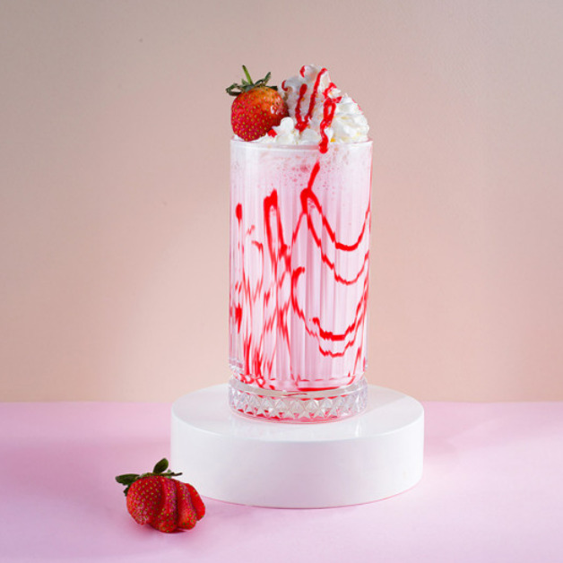 Çilekli Milkshake (44,5 Cl)