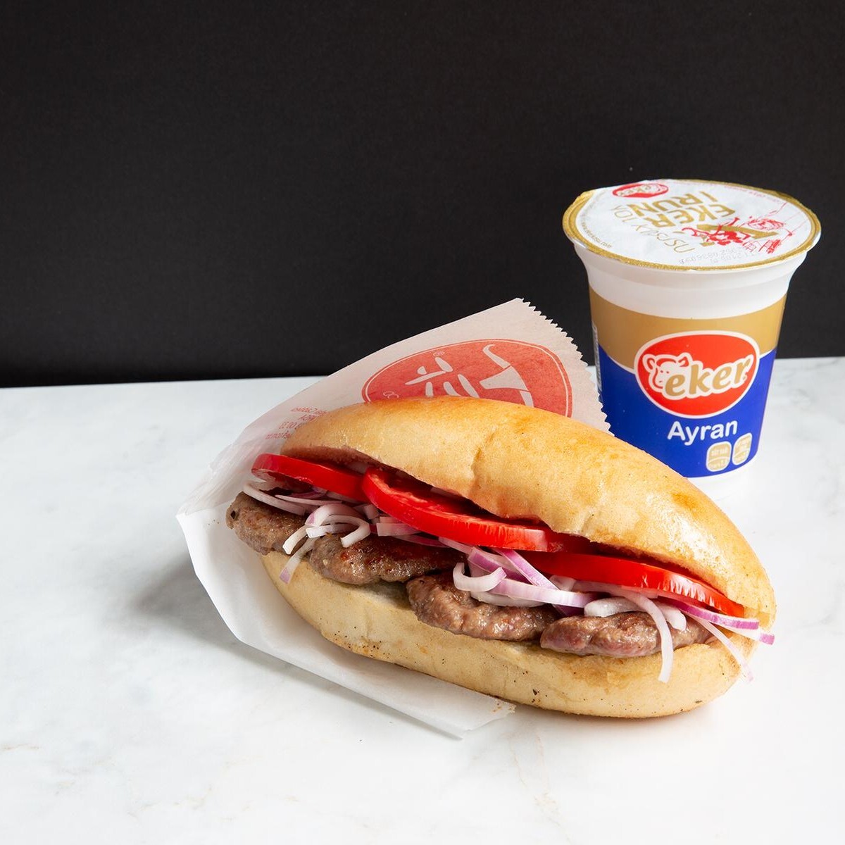 Yarım Ekmek Arası Köfte ve 170 ml Ayran