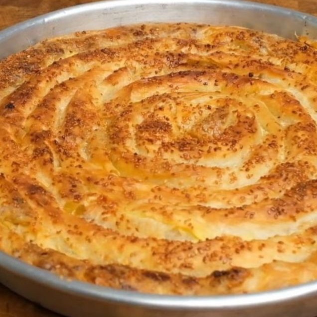 Kıymalı Kol Böreği