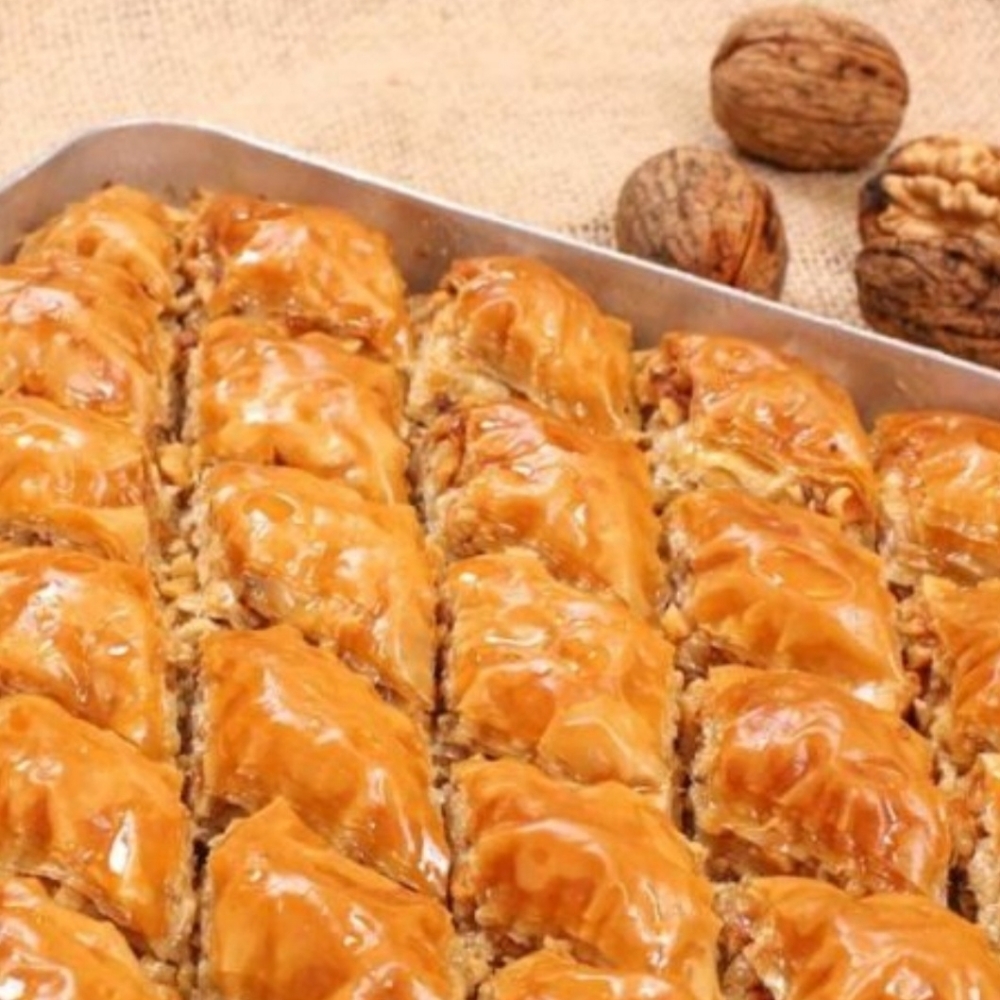 Cevizli Ev Baklavası (1 kg)