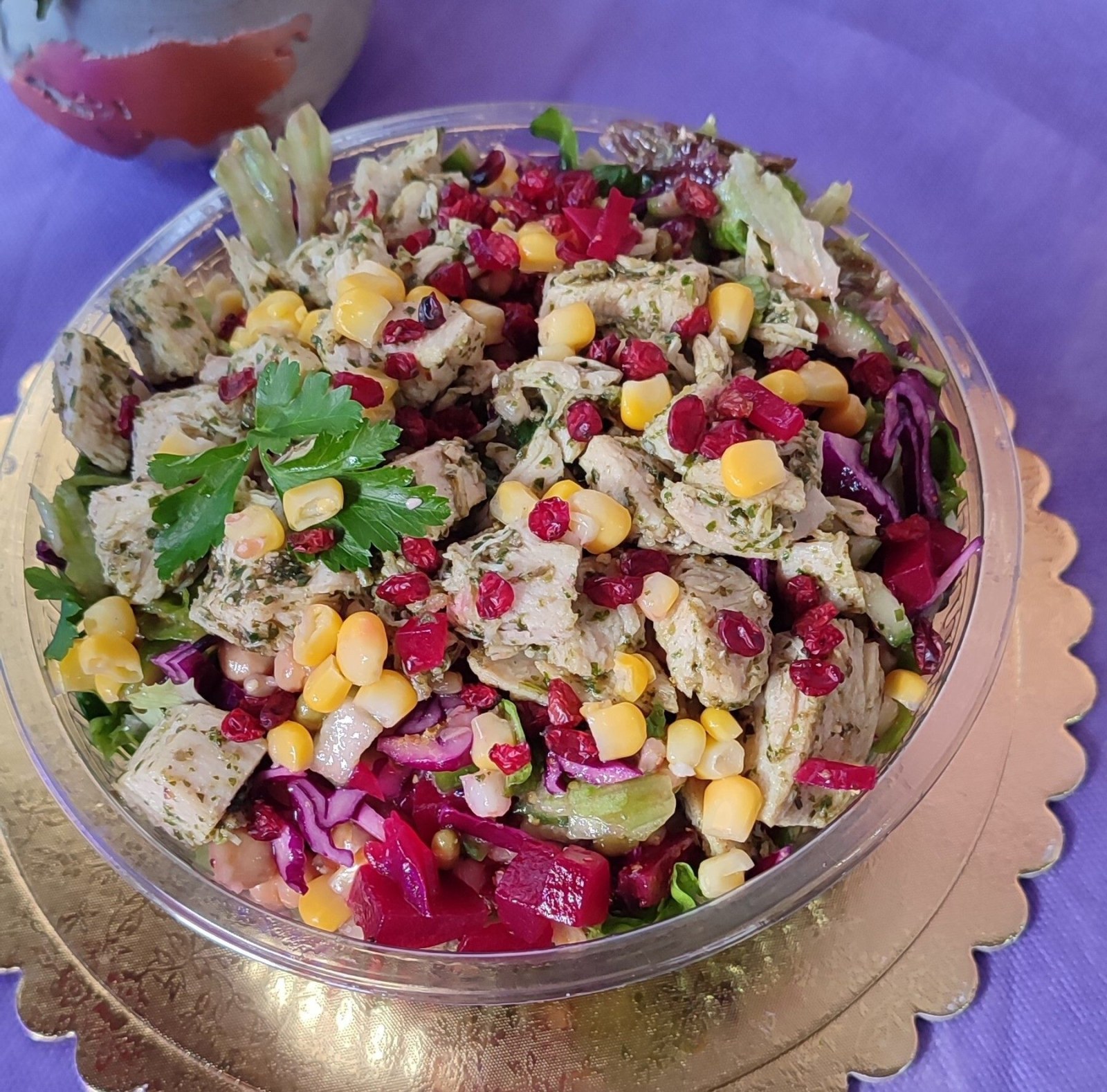 Fesleğenli Tavuk Salatası