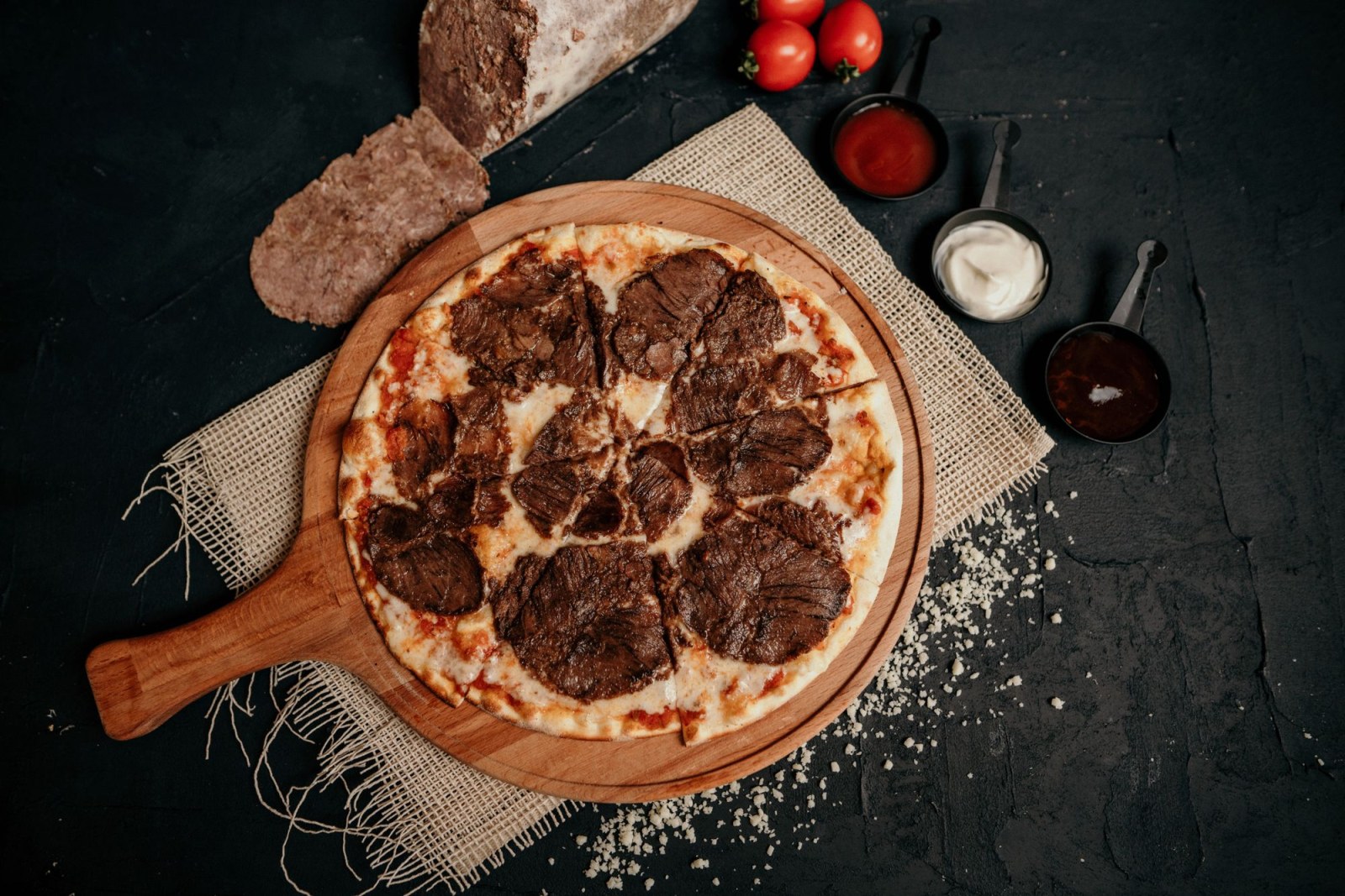Kavurmalı Pizza (Büyük Boy)