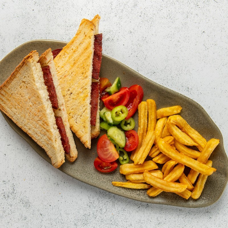 Sucuklu Tost (661,6599 KCal)