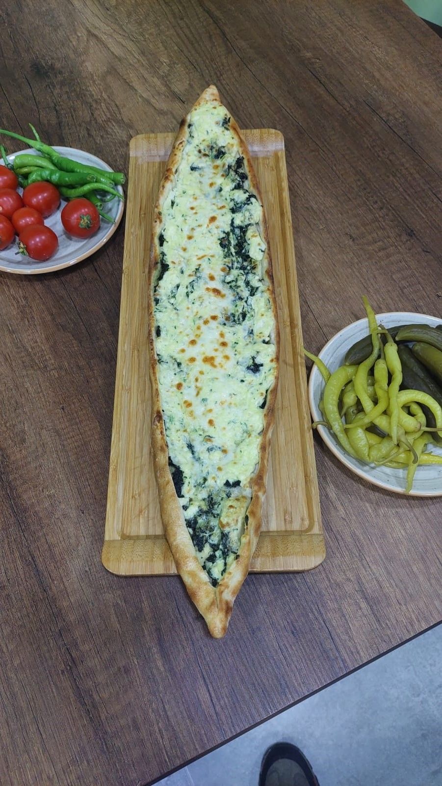 Ispanaklı 4 Peynirli Pide (Açık)