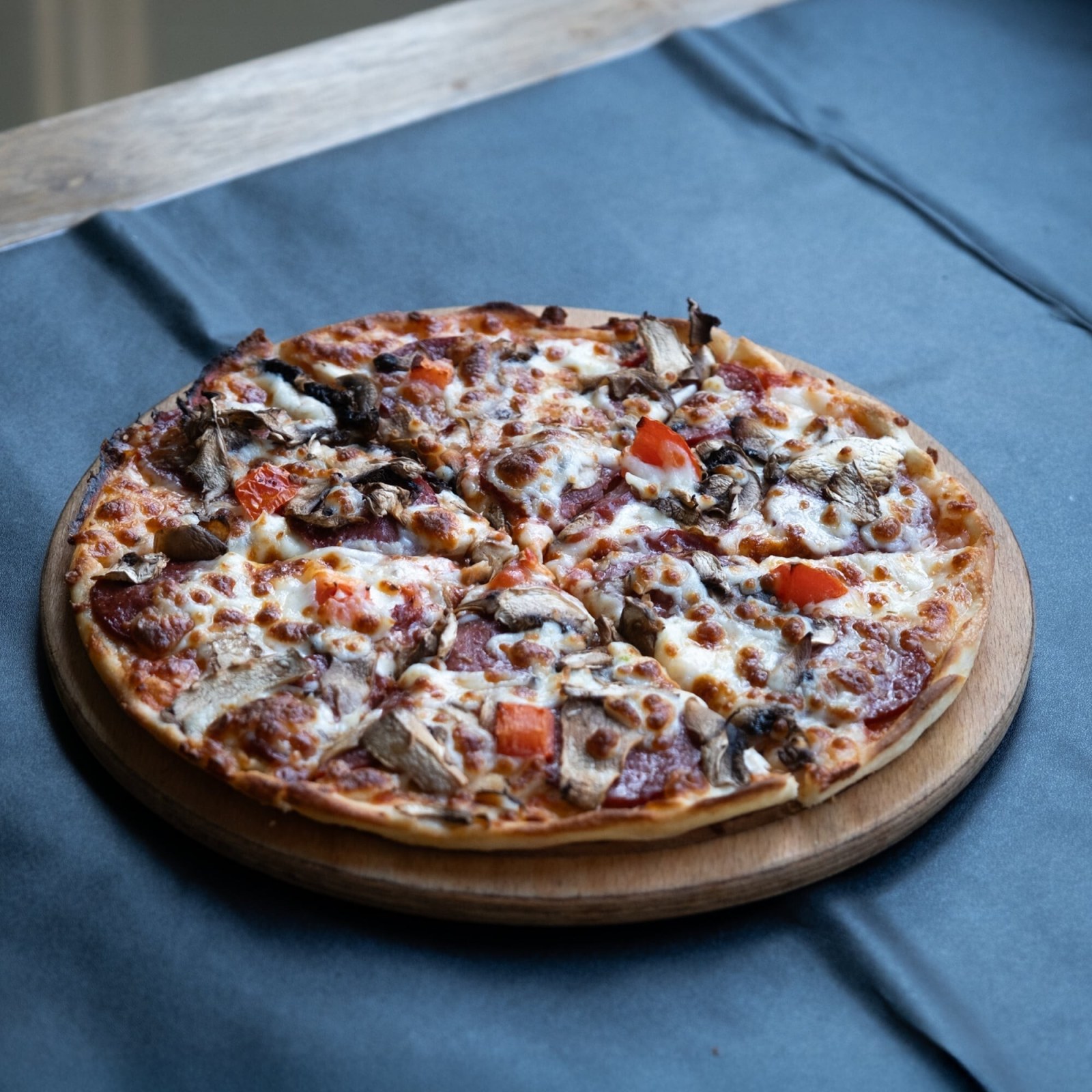 Sucuklu Pizza (Büyük)