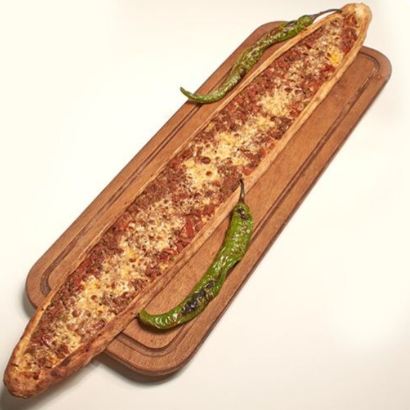 Kıymalı Kaşarlı Pide