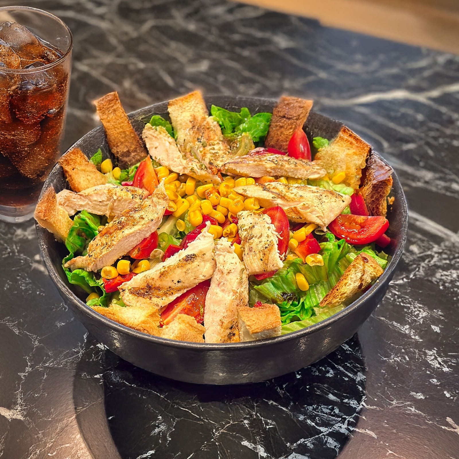 Barbekü Soslu Tavuk Salatası