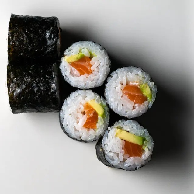 Sake Avokado Maki (6 Pcs.)
