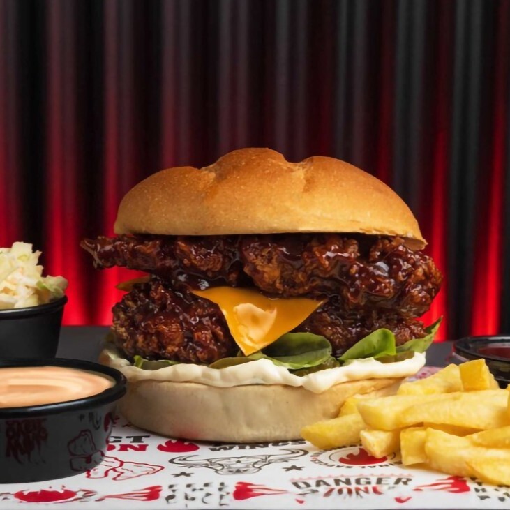 Barbekü Soslu Çıtır Tavuk Burger